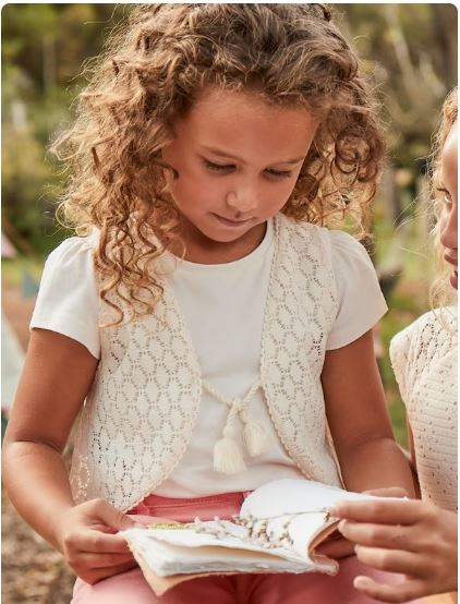 Camiseta con chaleco niña