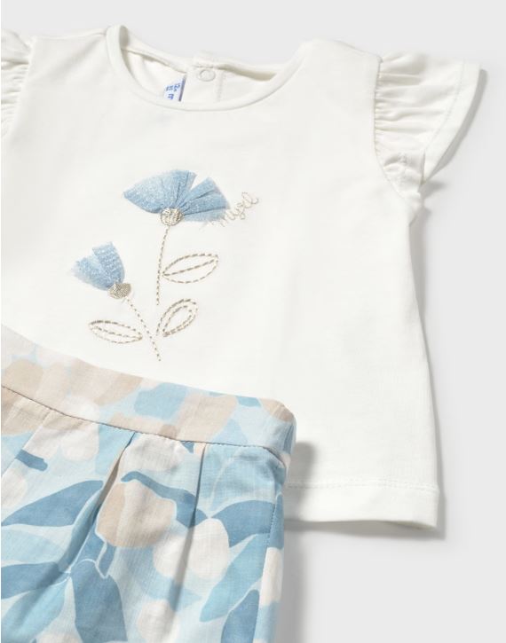 Conjunto pantalón corto floral y camiseta bebé niña