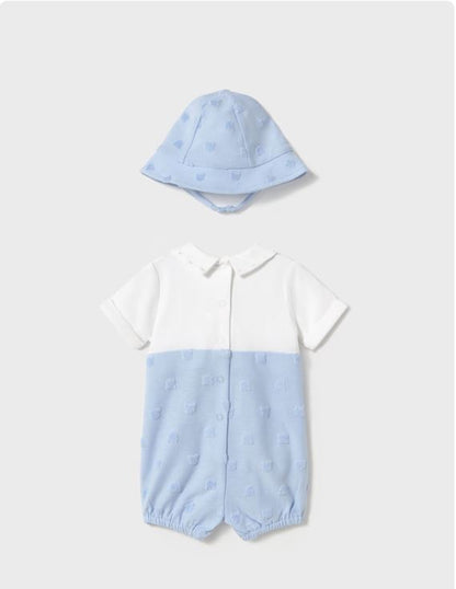 enterito peto simulado con gorro recién nacido