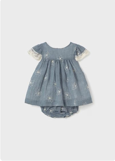 Vestido con cubrepañal bordado recién nacida