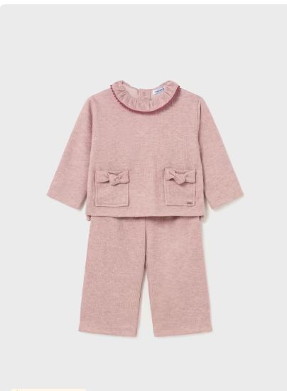 1 Conjunto pantalón y sudadera