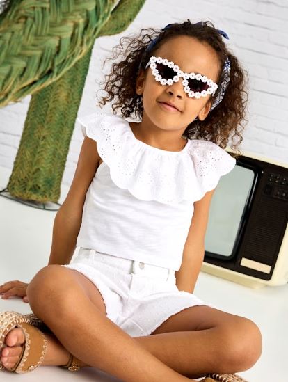 Camiseta volante perforado niña