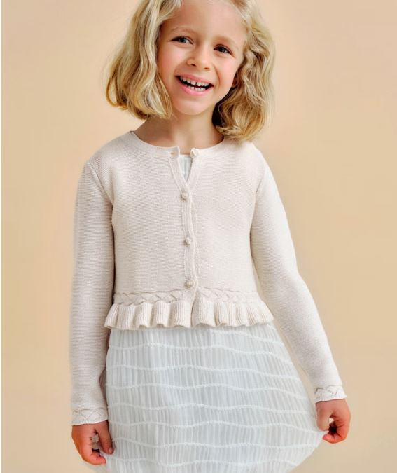 Rebeca tricot detalles trenzados niña