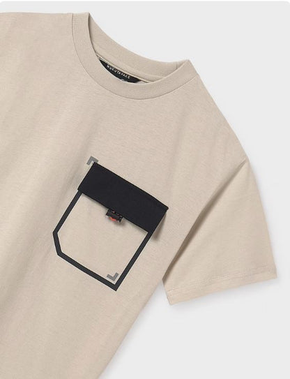 Camiseta bolsillo contraste chicos