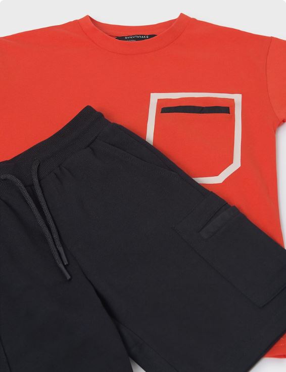Conjunto bermuda y camiseta contrastes chicos